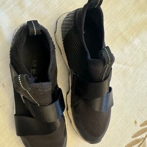 Sorel kinetic sneaker